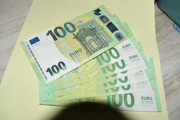 €100 Euro Bills $200.00 – $3,500.00 - Image 2